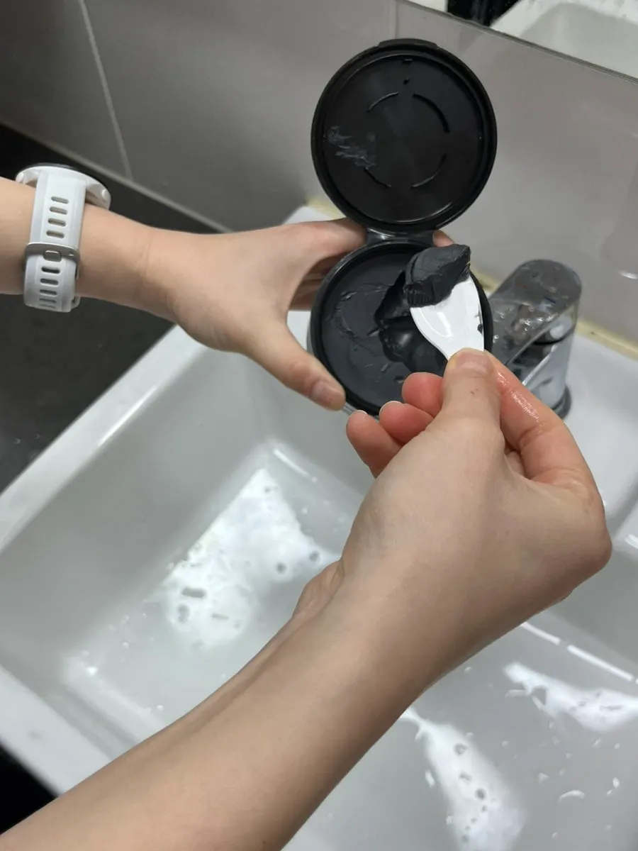 Charcoal cleansing balm carried in a bag: HEEDA Jirisan Moist Balm