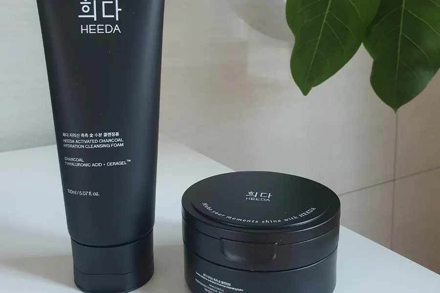 Charcoal cleansing duo for sensitive skin: HEEDA Jirisan set