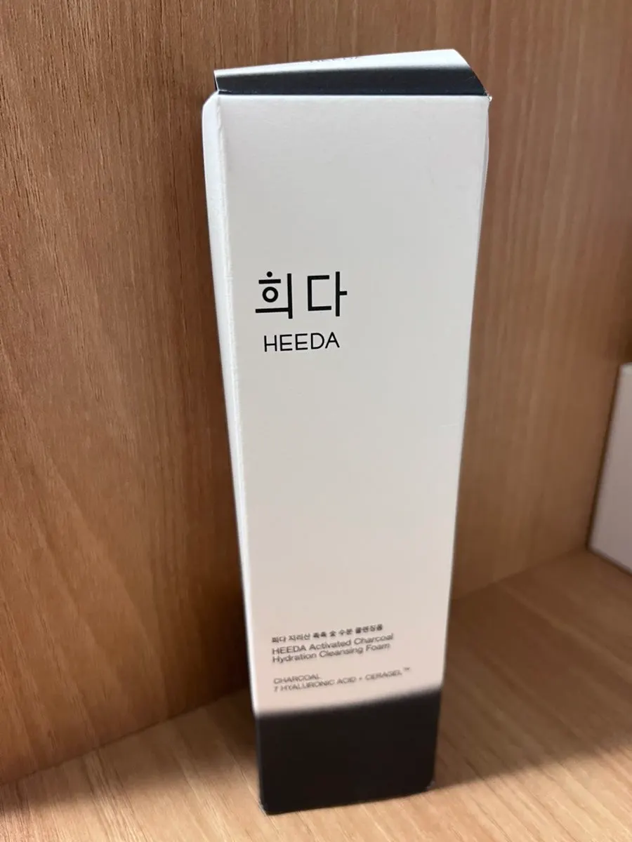 Cleansing foam for oily-combination skin: HEEDA Jirisan Charcoal