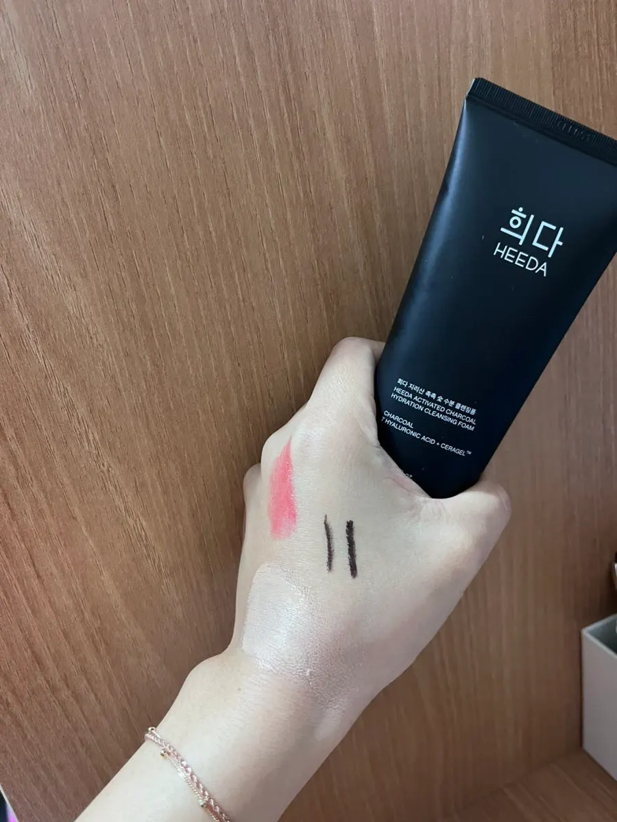 Cleansing foam for oily-combination skin: HEEDA Jirisan Charcoal