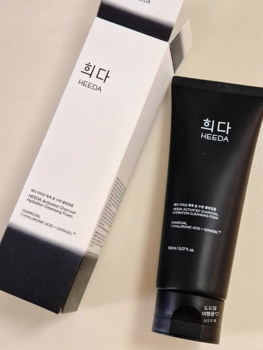 Charcoal cleansing foam for dry skin: HEEDA Jirisan Moist