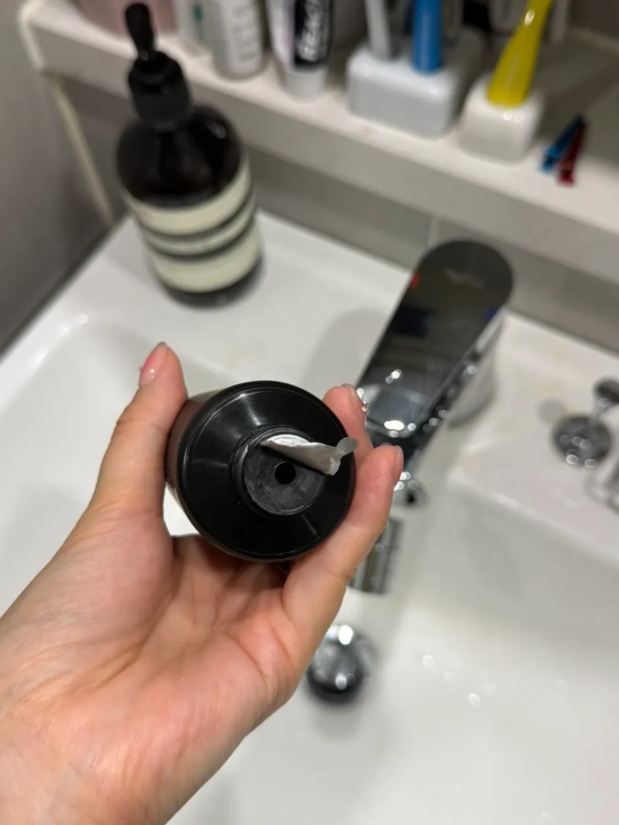 Gentle cleanser for dry skin as a second cleanse: HEEDA charcoal foam