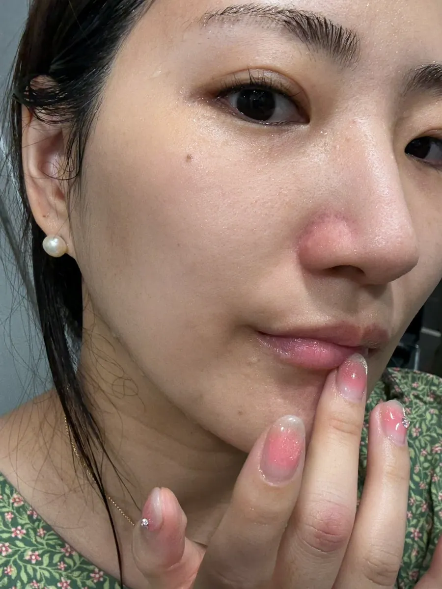 Gentle cleanser for dry skin as a second cleanse: HEEDA charcoal foam
