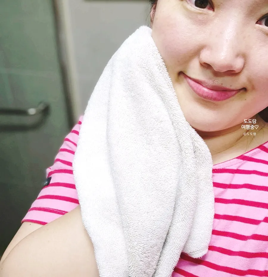 Charcoal cleansing foam for dry skin: HEEDA Jirisan Moist