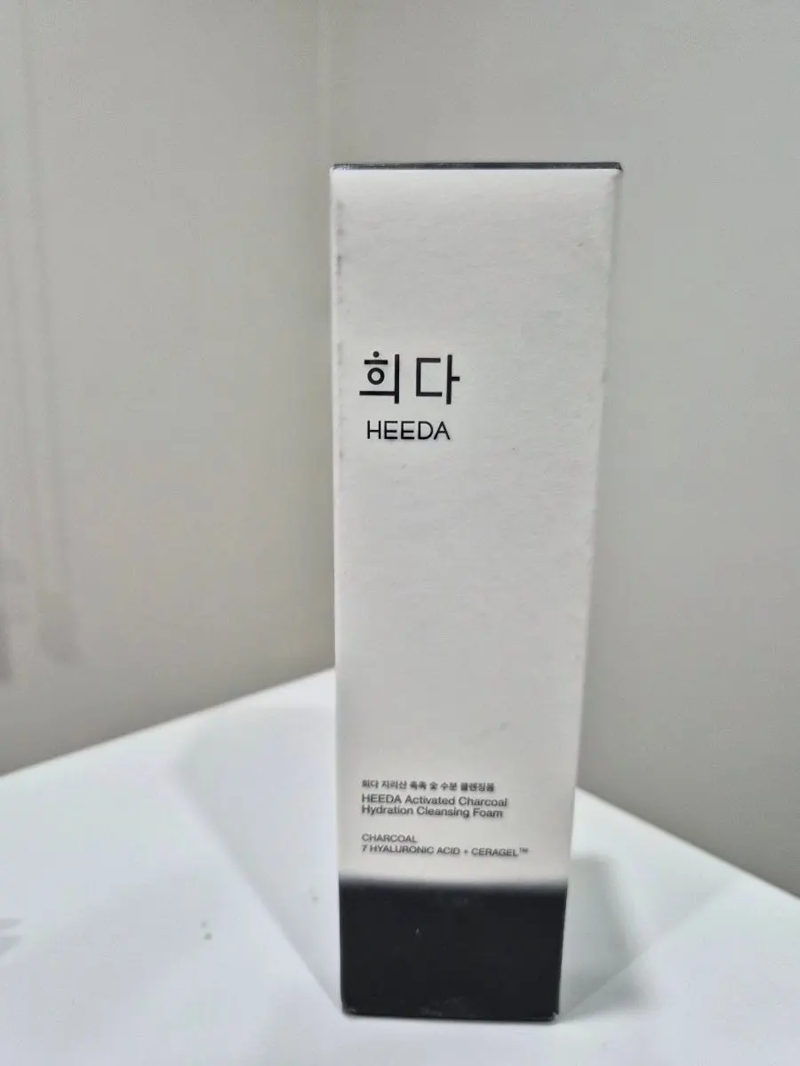 Gentle foam face cleanser for sensitive skin: HEEDA Jirisan Charcoal