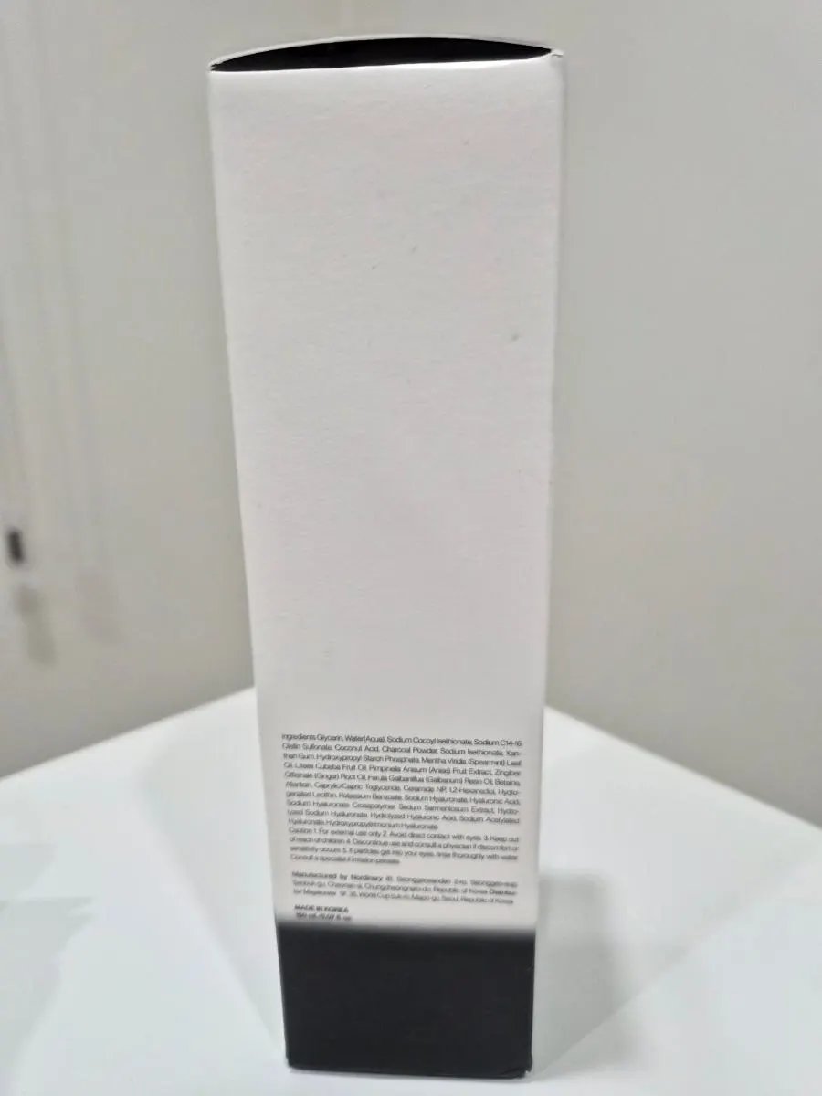 Gentle foam face cleanser for sensitive skin: HEEDA Jirisan Charcoal