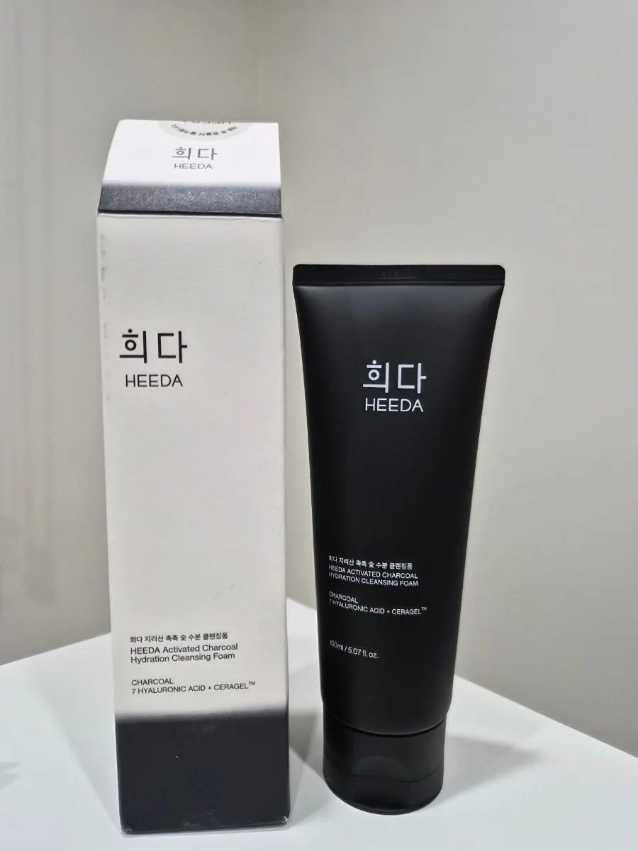 Gentle foam face cleanser for sensitive skin: HEEDA Jirisan Charcoal