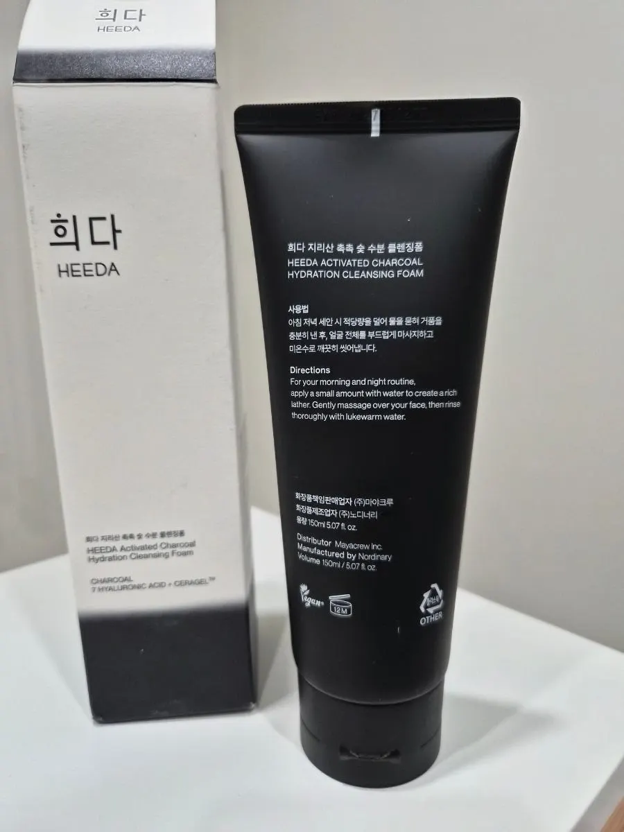 Gentle foam face cleanser for sensitive skin: HEEDA Jirisan Charcoal