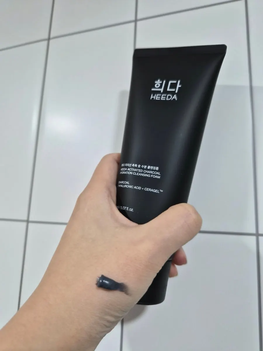 Gentle foam face cleanser for sensitive skin: HEEDA Jirisan Charcoal