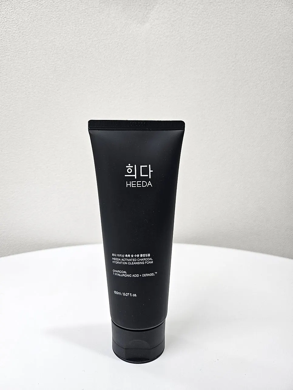 Cleansing foam for sunscreen makeup: HEEDA Charcoal Hydrating