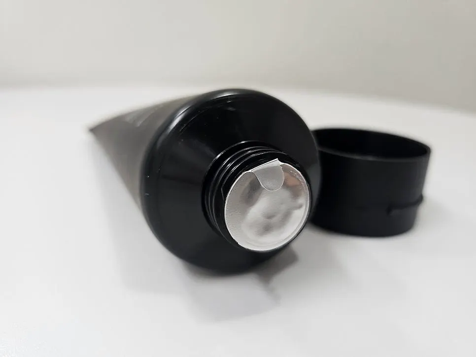 Cleansing foam for sunscreen makeup: HEEDA Charcoal Hydrating
