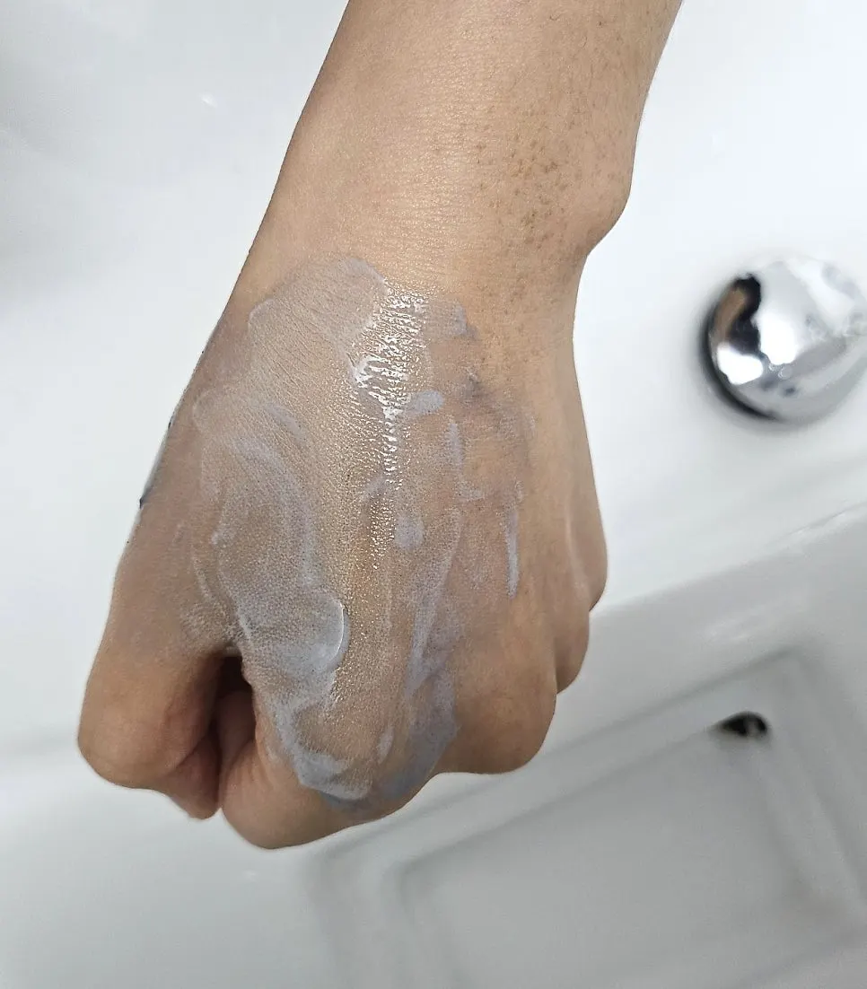 Cleansing foam for sunscreen makeup: HEEDA Charcoal Hydrating