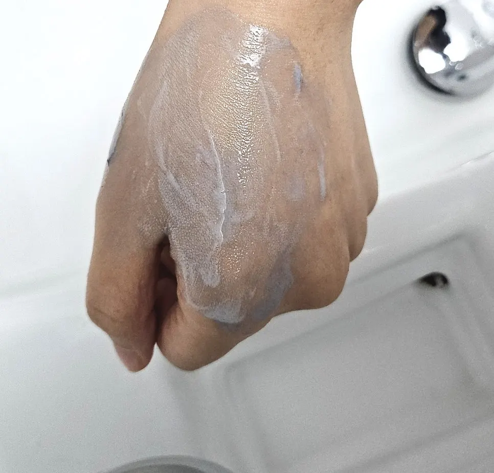 Cleansing foam for sunscreen makeup: HEEDA Charcoal Hydrating