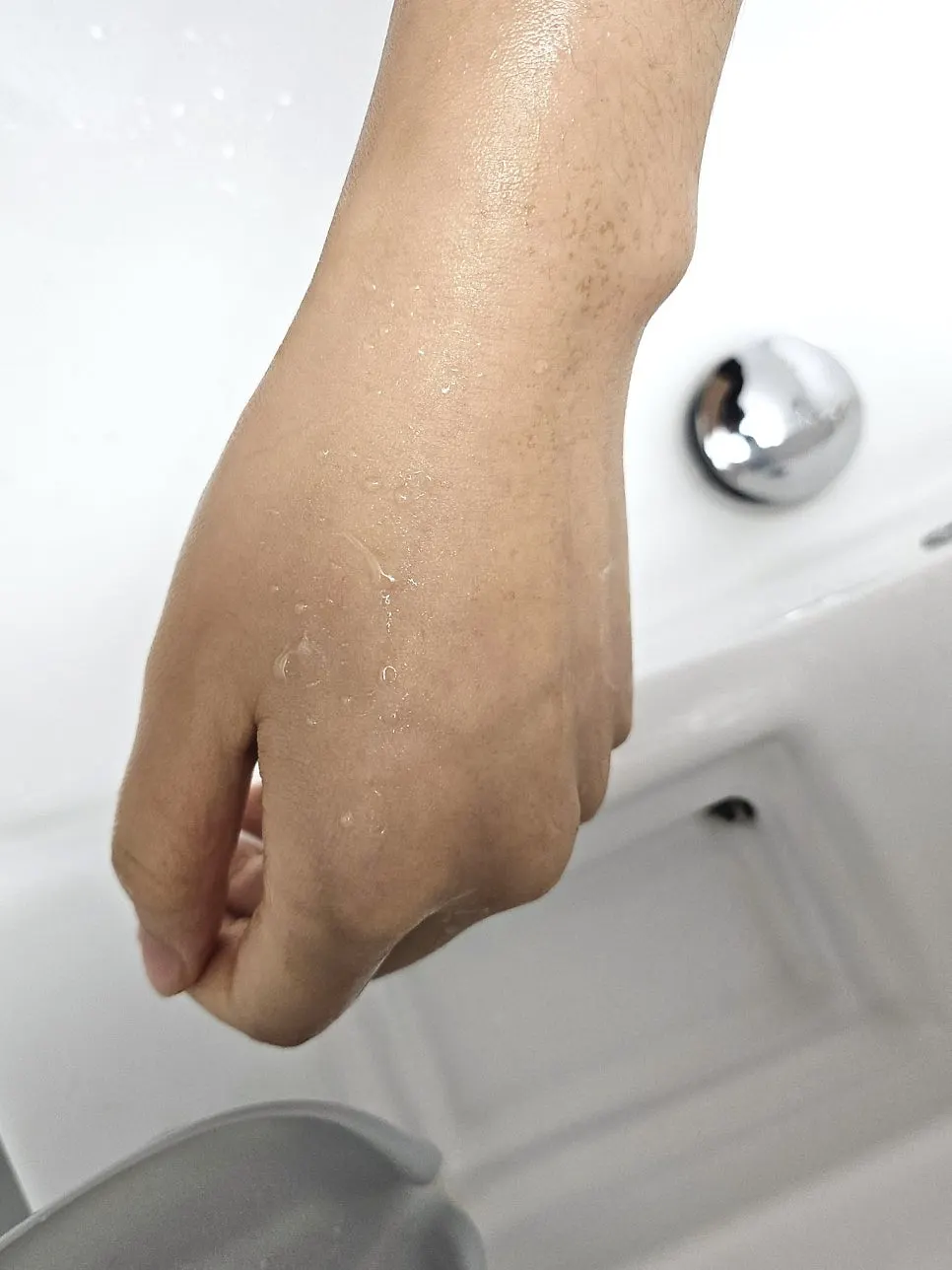 Cleansing foam for sunscreen makeup: HEEDA Charcoal Hydrating