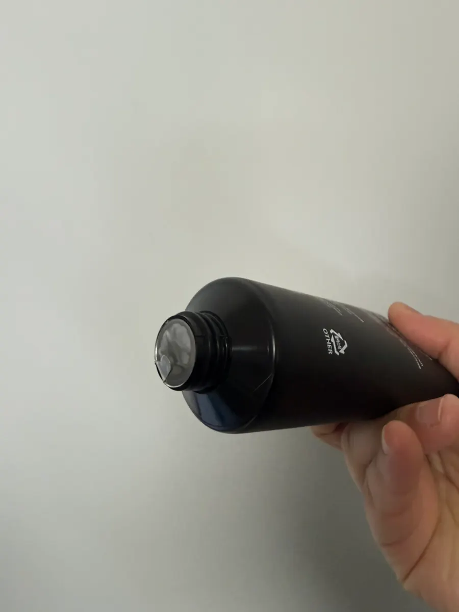 Charcoal cleansing foam for redness-prone skin: HEEDA Jirisan