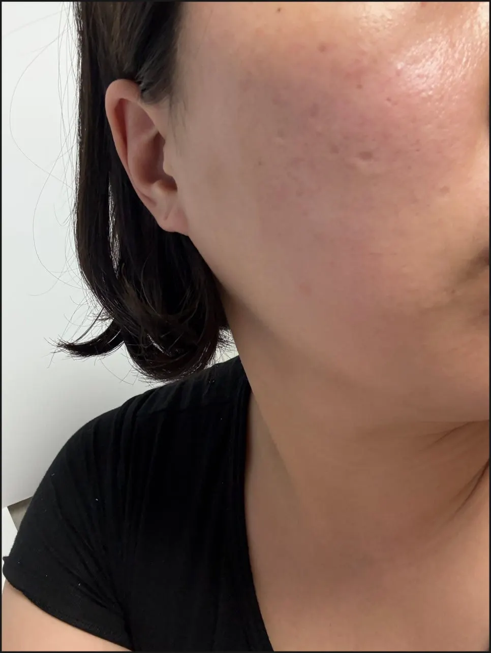 Charcoal cleansing foam for redness-prone skin: HEEDA Jirisan