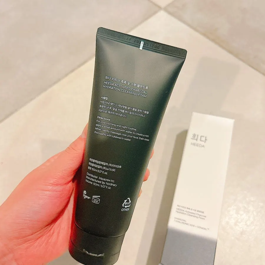Charcoal cleansing foam for sensitive skin: HEEDA Jirisan