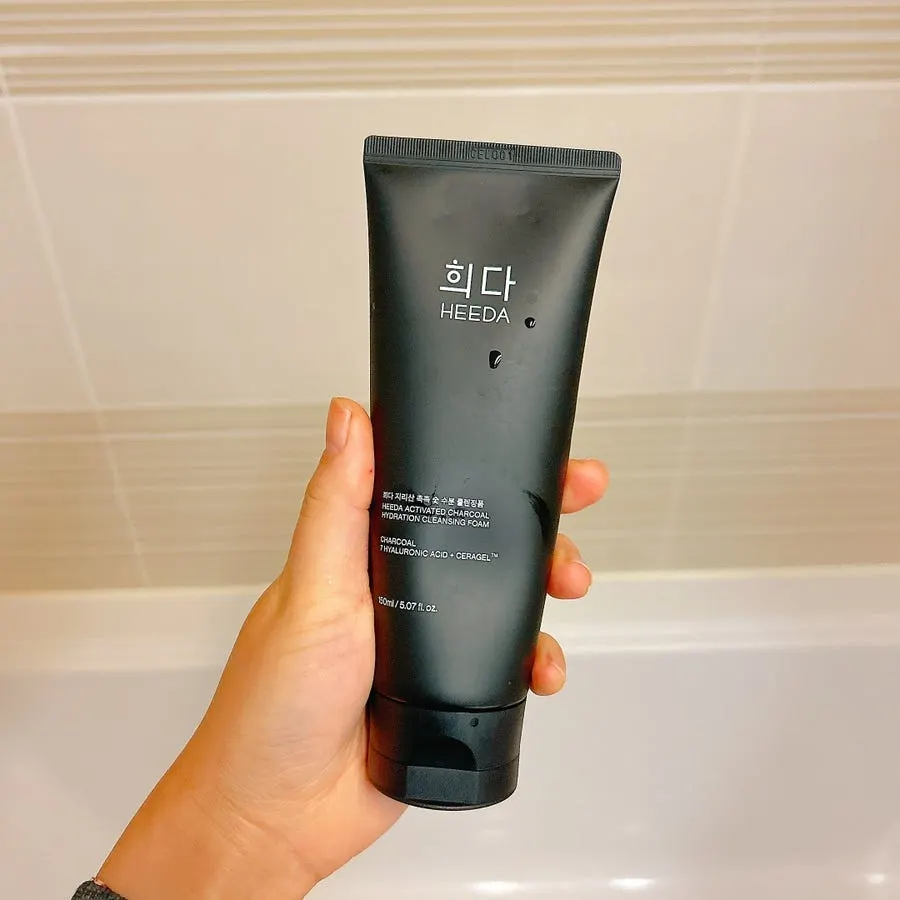 Charcoal cleansing foam for sensitive skin: HEEDA Jirisan