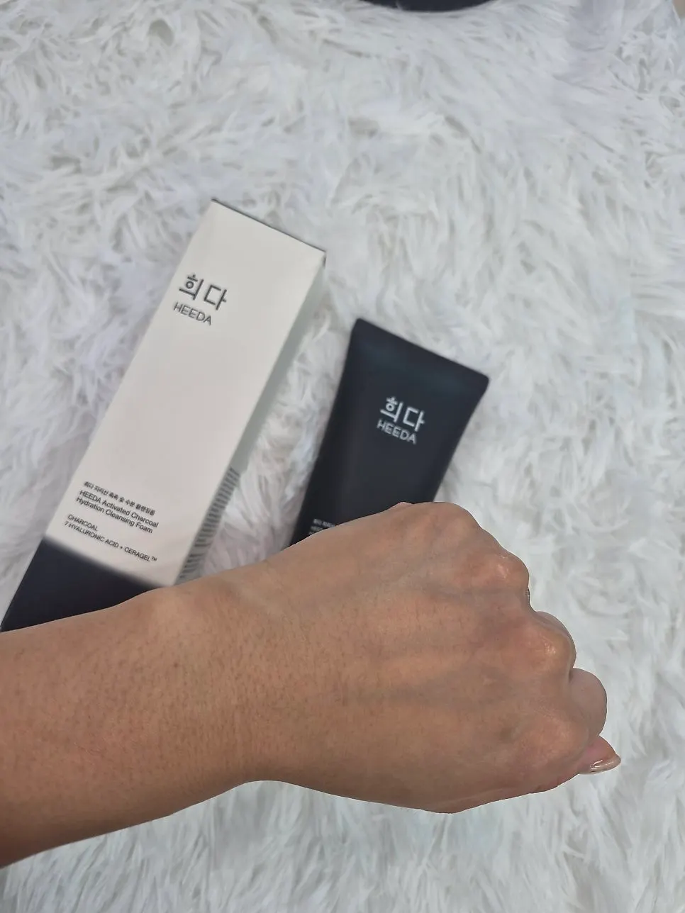 HEEDA Charcoal Cleansing Foam with a thick texture