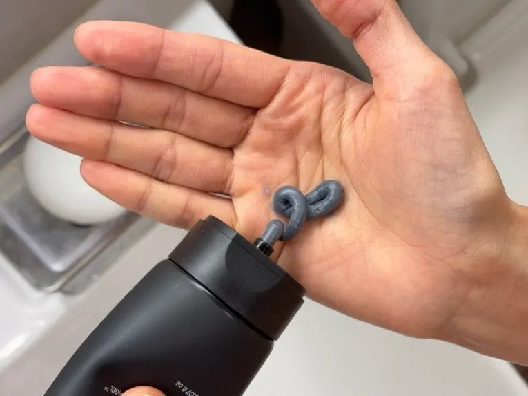 Charcoal cleansing foam after sunscreen: HEEDA Jirisan Moist Foam