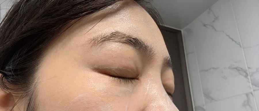 Low-pH foam cleanser product information summary