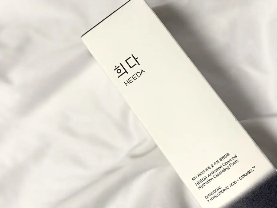 Charcoal cleansing foam for sensitive skin: HEEDA Jirisan
