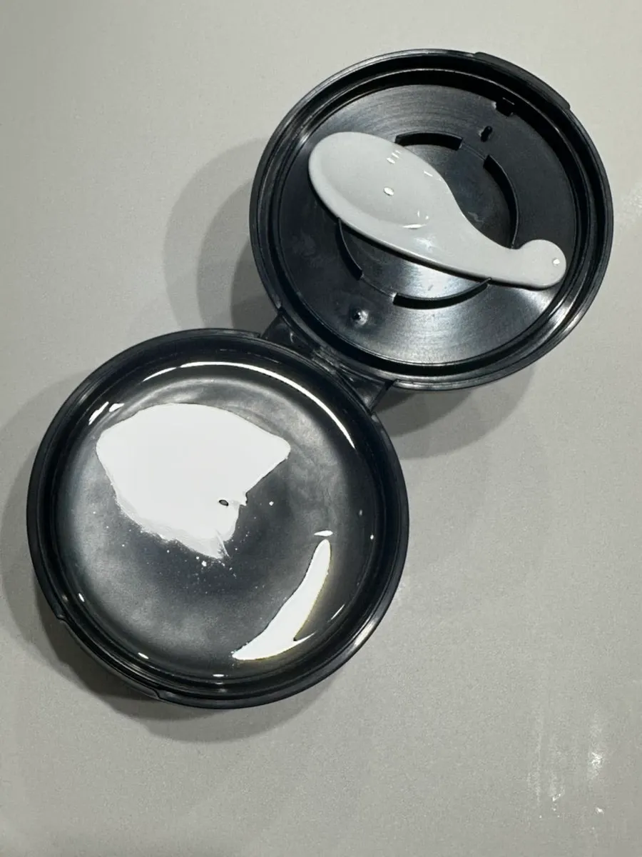 Charcoal cleansing duo for sensitive oily-dehydrated skin: HEEDA