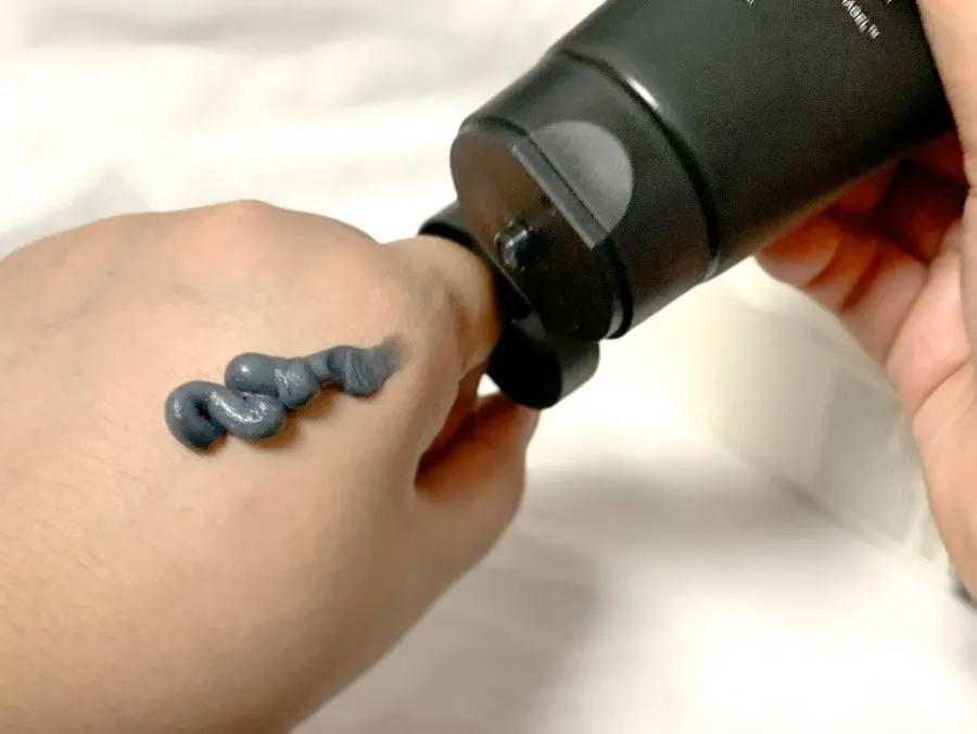 Charcoal cleansing foam for sensitive skin: HEEDA Jirisan