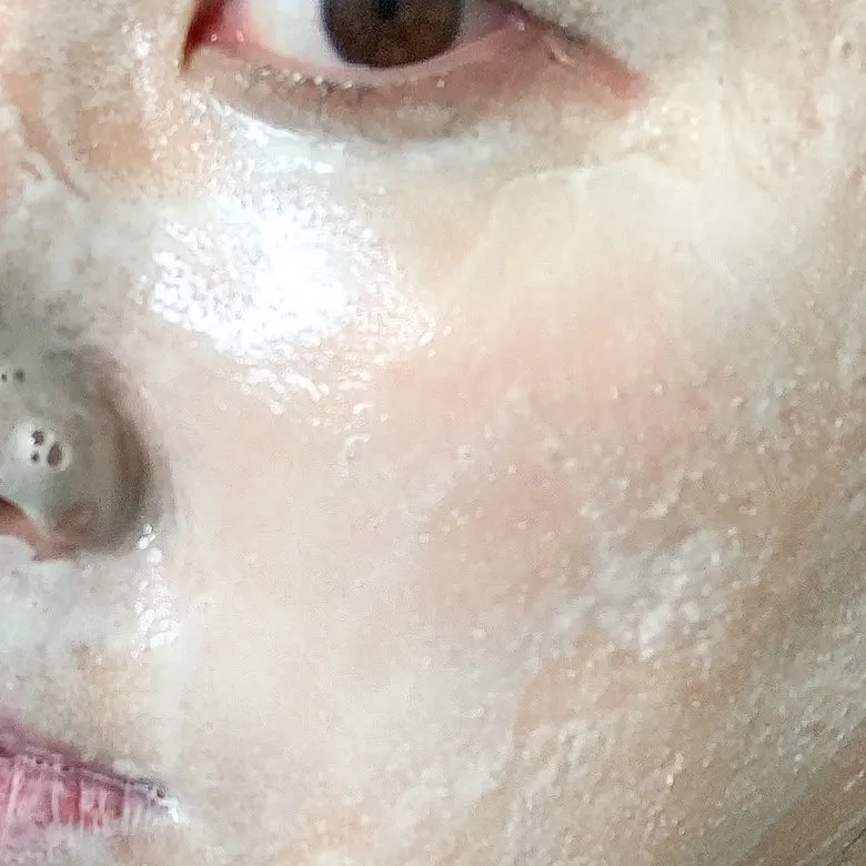 Charcoal cleansing foam for sensitive skin: HEEDA Jirisan