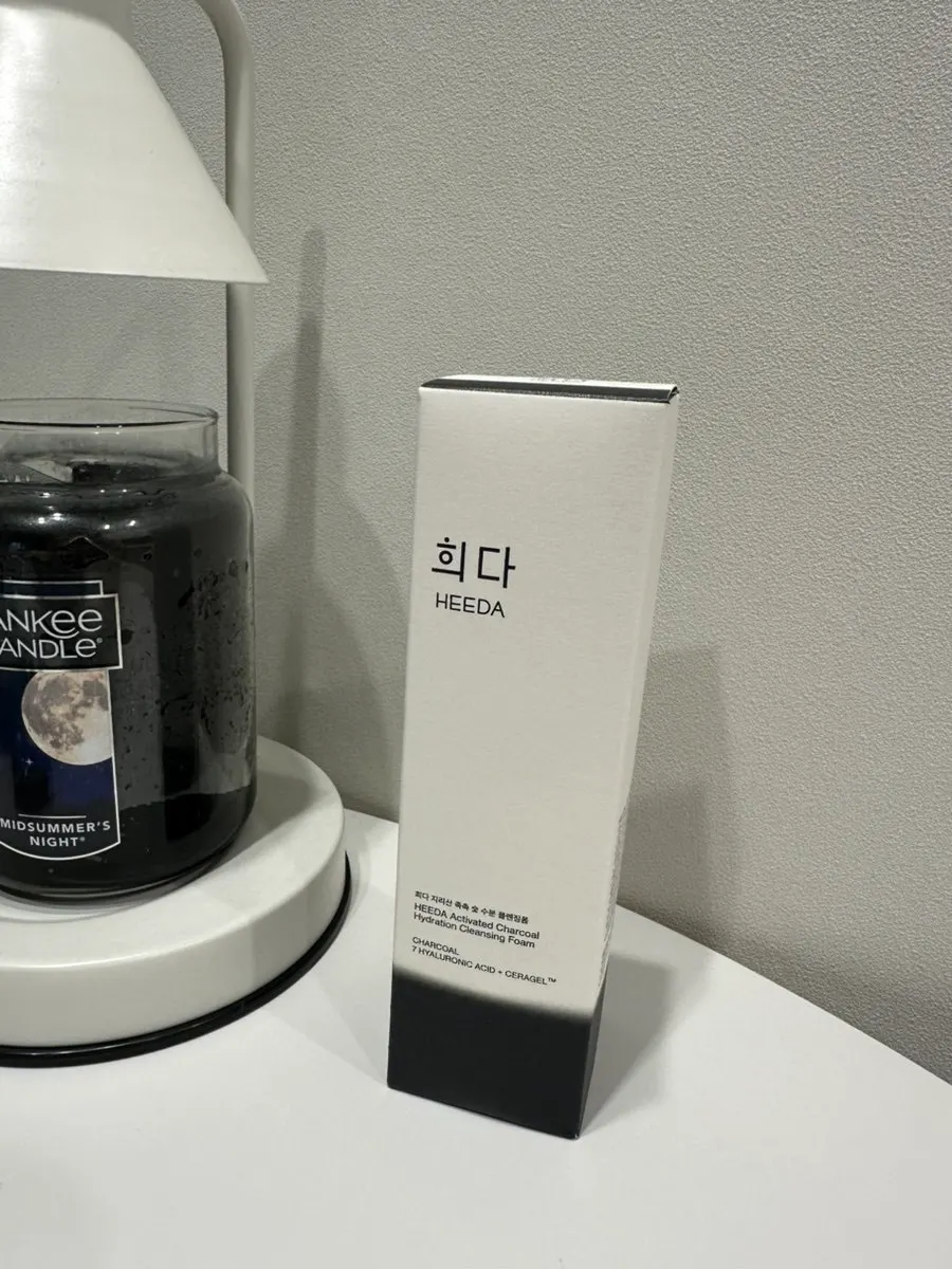 Foam cleanser for oily sensitive skin: HEEDA Jirisan Charcoal
