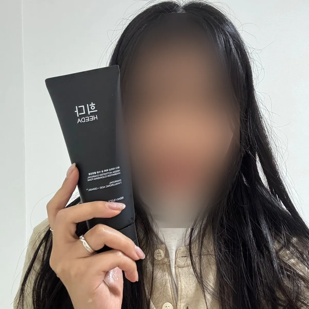 ผลิตภัณฑ์ HEEDA Jirisan Moist Charcoal Hydrating Cleansing Foam