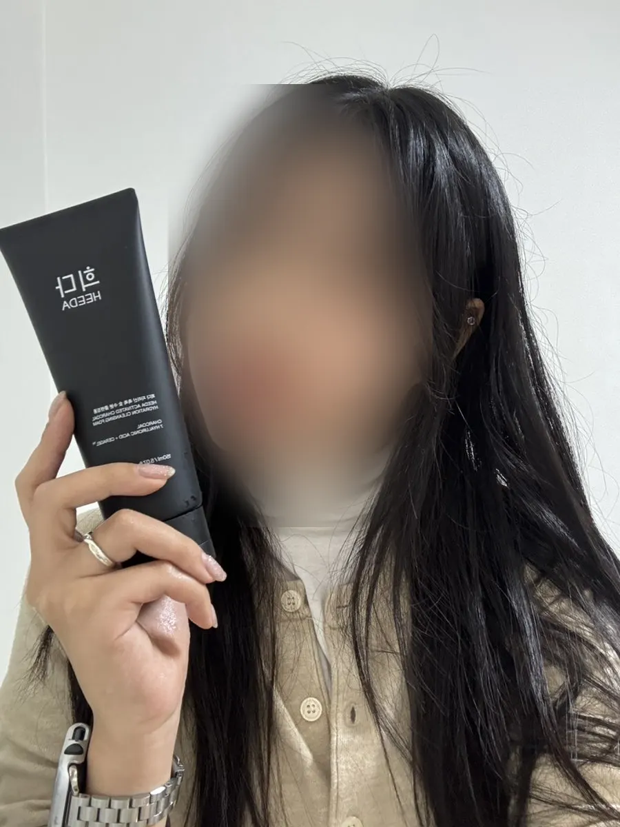 Charcoal cleansing foam for makeup: HEEDA Jirisan Moist