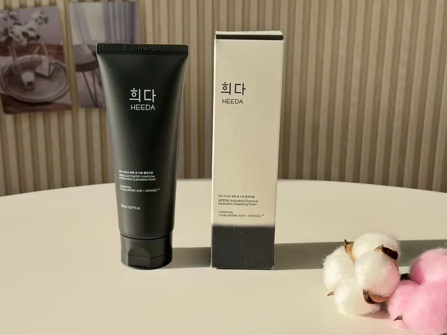 Charcoal cleansing foam for low tightness: HEEDA Jirisan