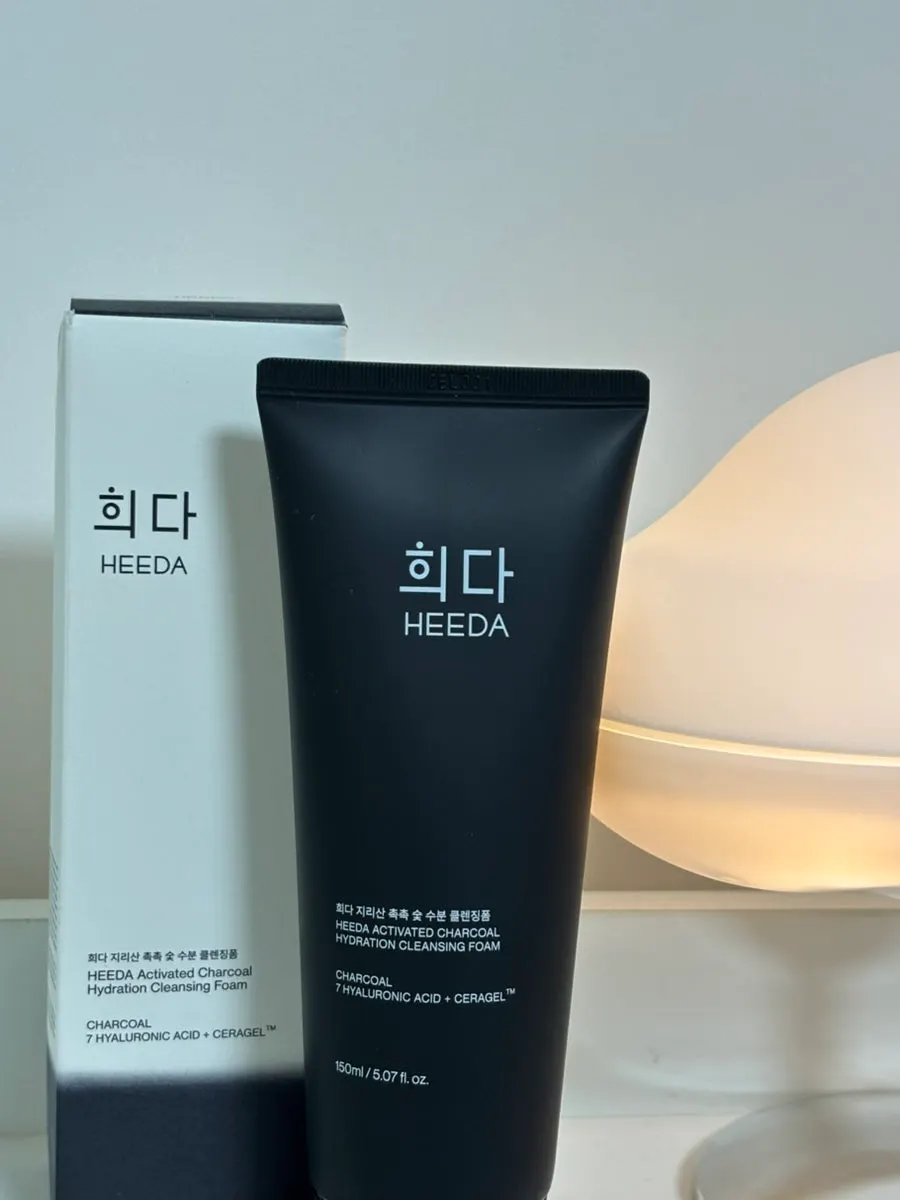 Charcoal cleansing foam for makeup: HEEDA Jirisan Moist