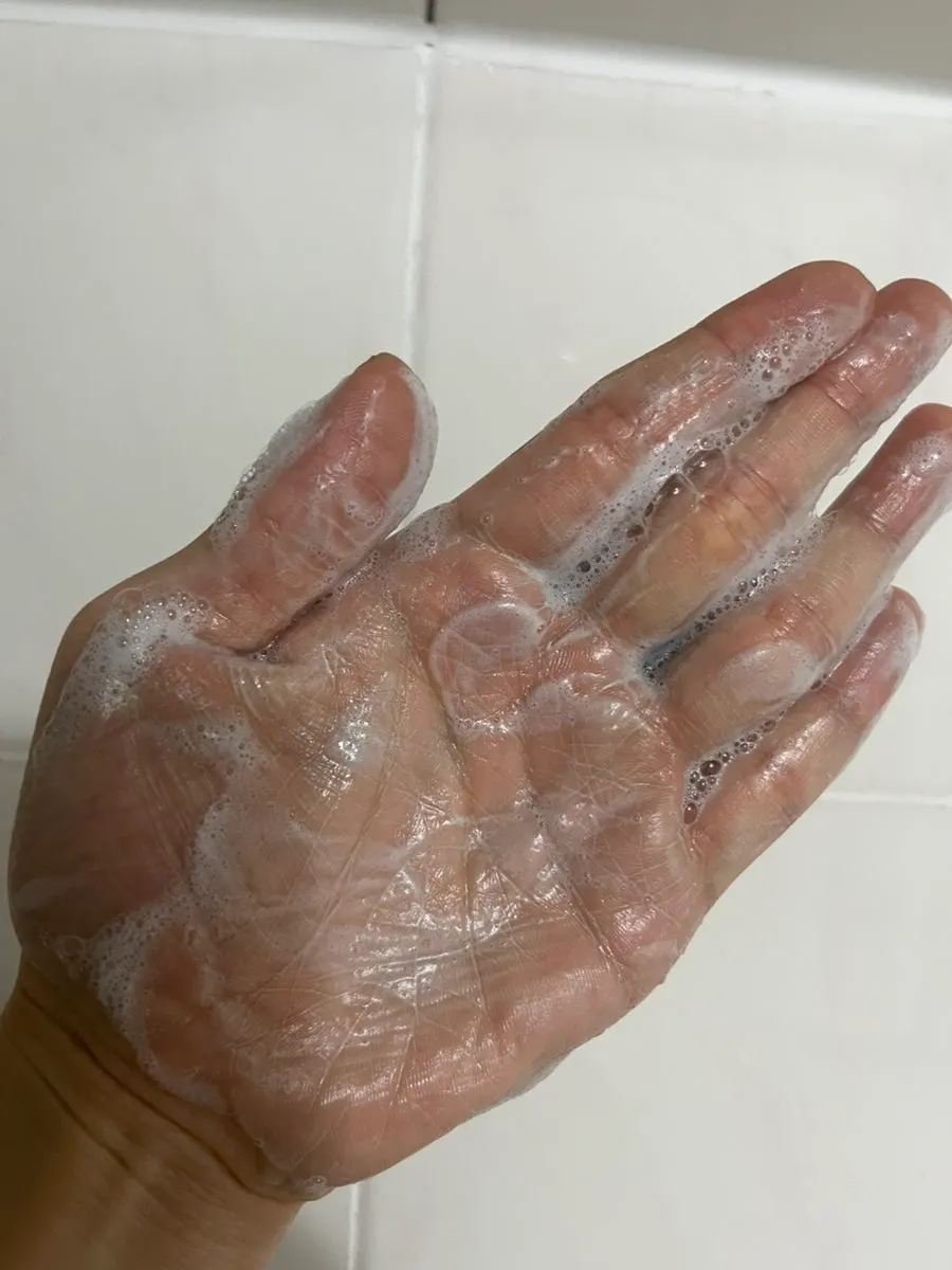 Low-pH cleansing foam for tight skin: HEEDA Jirisan Charcoal