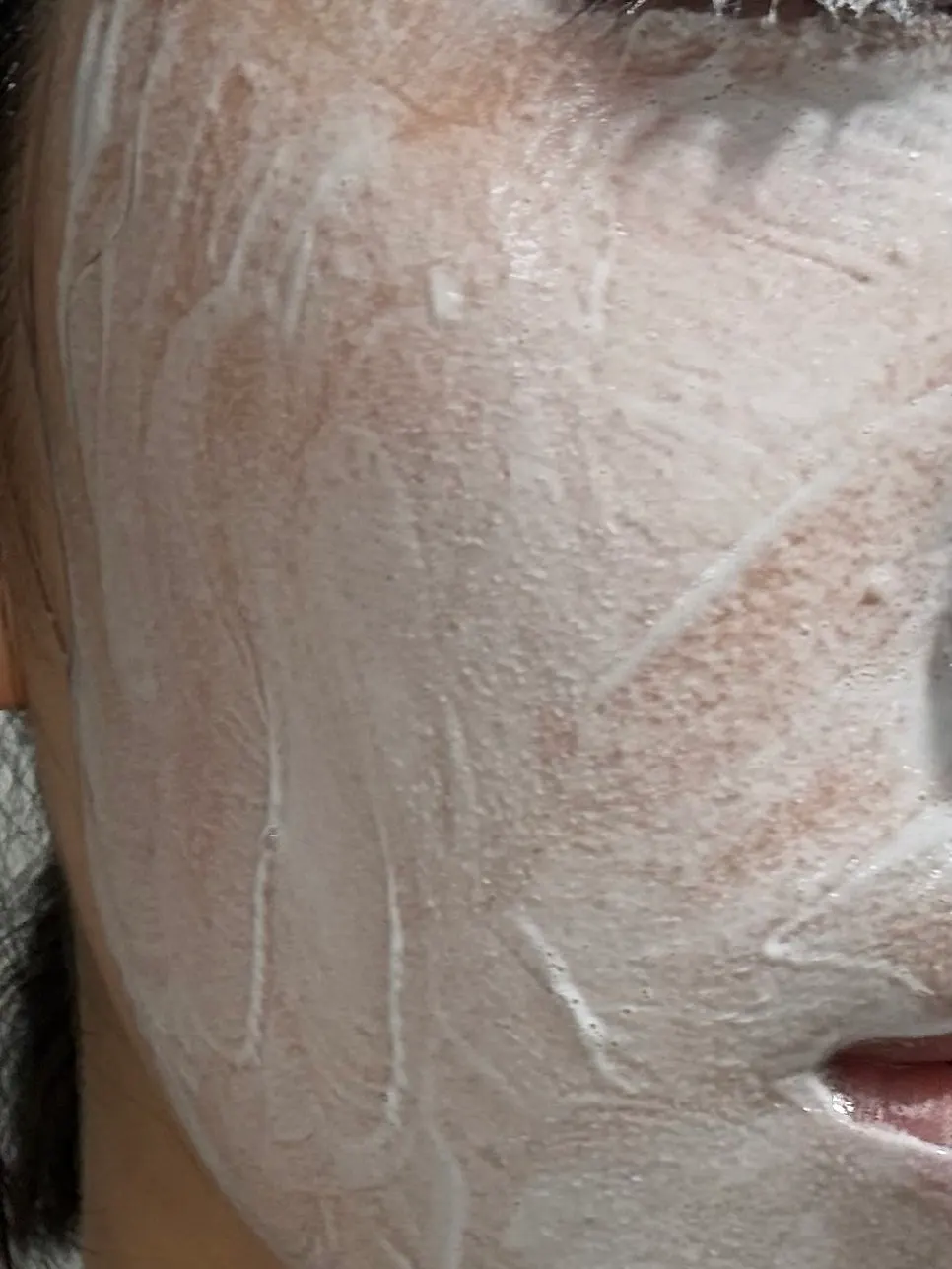 Rich foam lather created with water