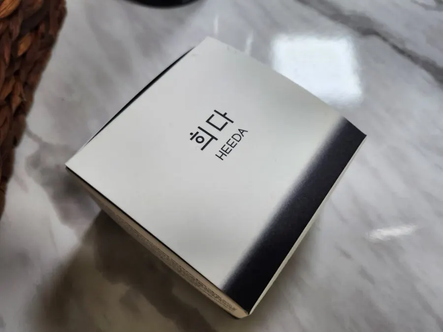 Charcoal cleansing balm for blackheads and pores: HEEDA