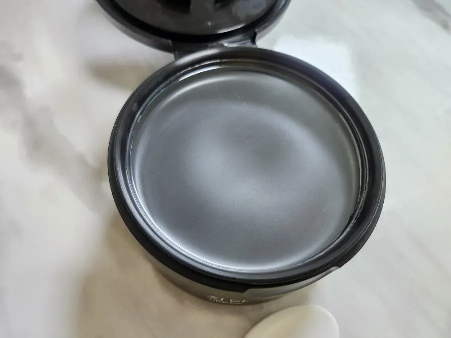 Charcoal cleansing balm for blackheads and pores: HEEDA