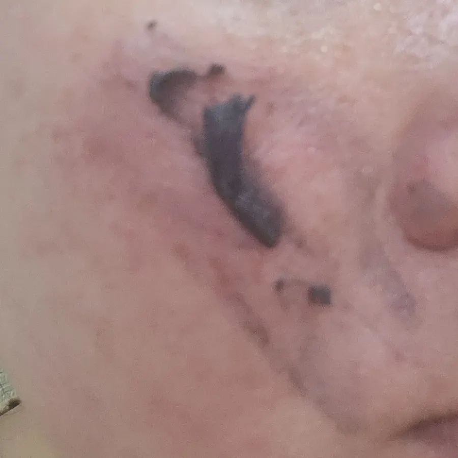 Charcoal cleansing balm for blackheads and pores: HEEDA
