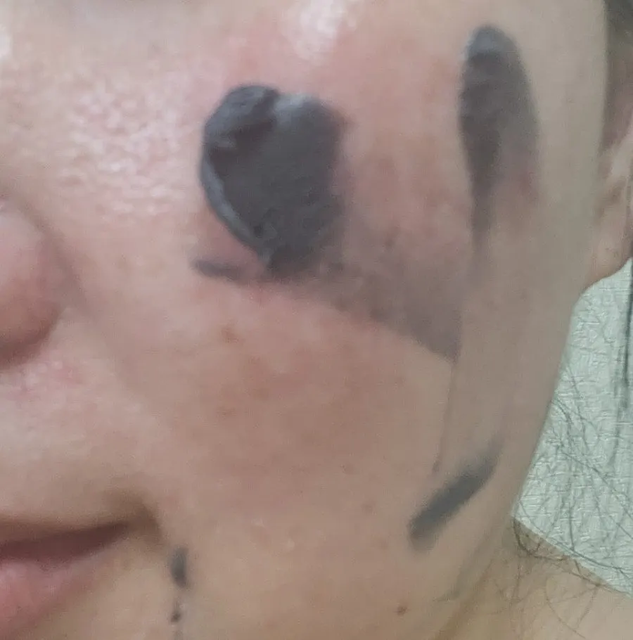 Charcoal cleansing balm for blackheads and pores: HEEDA