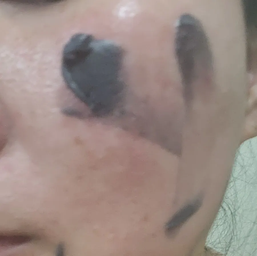 Charcoal cleansing balm for blackheads and pores: HEEDA