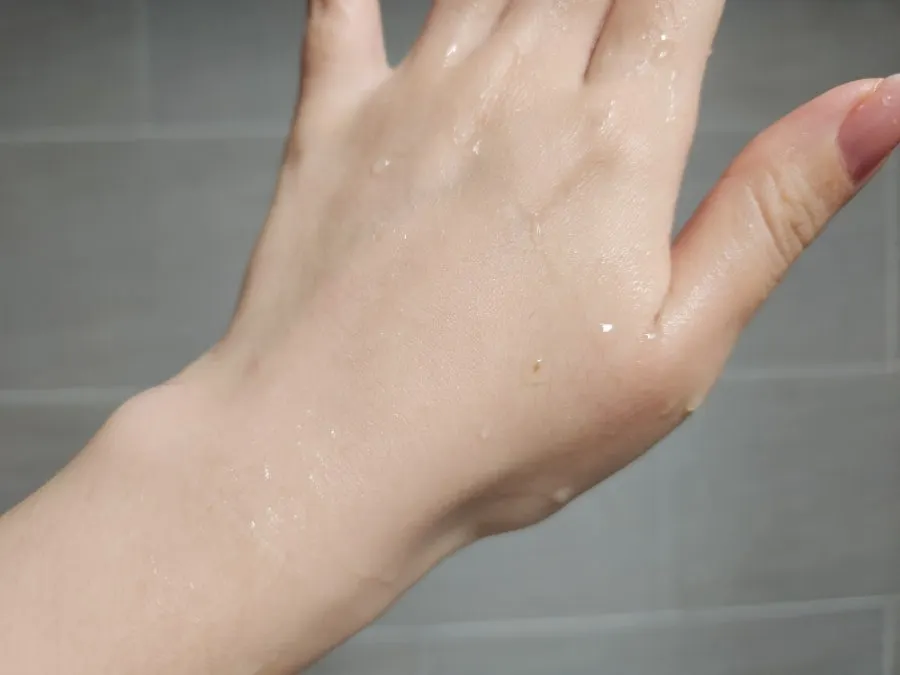 Cleansing balm for sensitive skin: HEEDA Jirisan Moist Charcoal