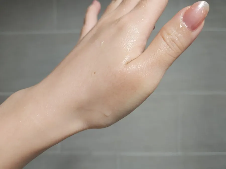Cleansing balm for sensitive skin: HEEDA Jirisan Moist Charcoal