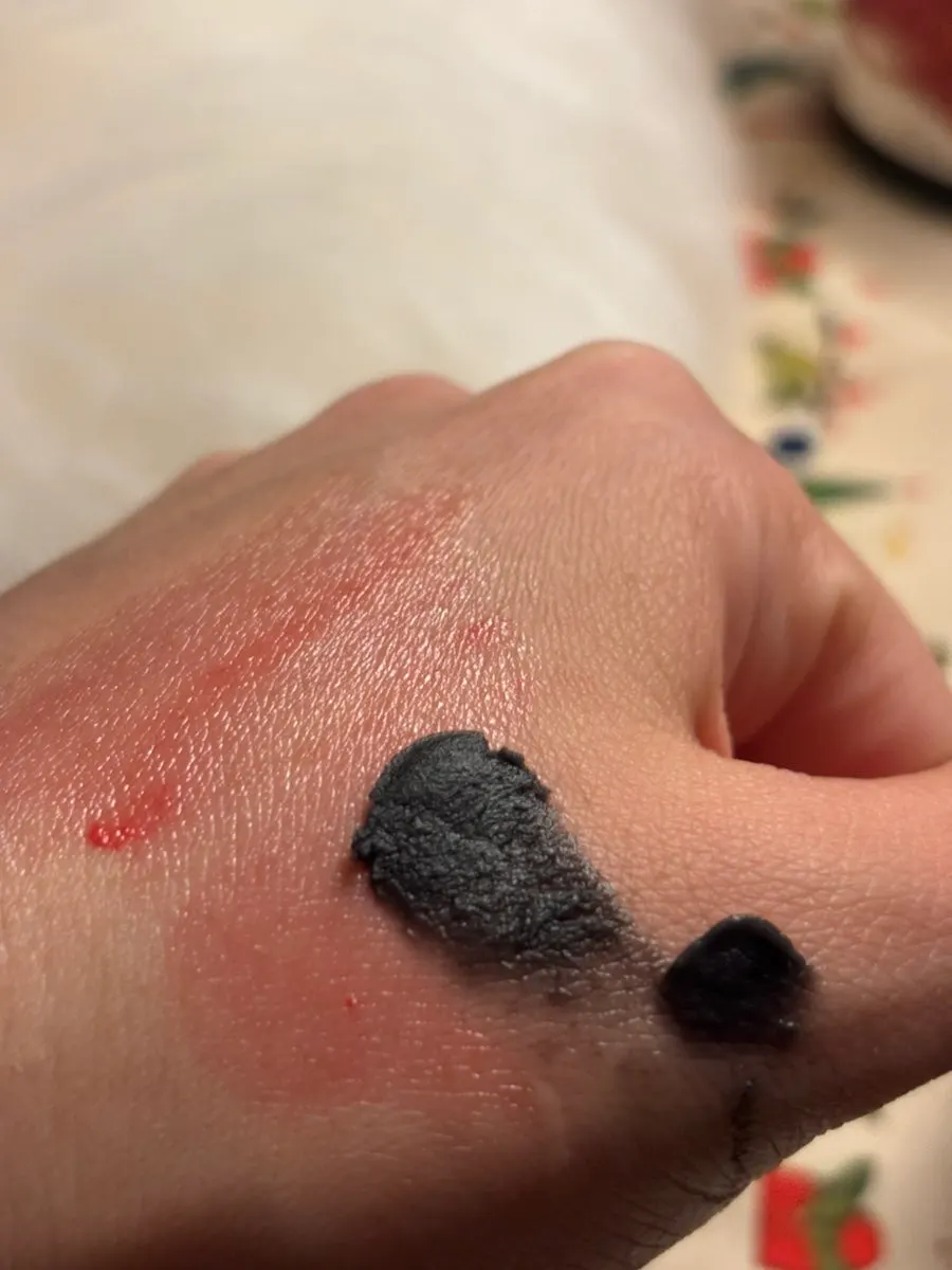 Cleansing balm for sensitive skin: HEEDA Jirisan Moist Charcoal