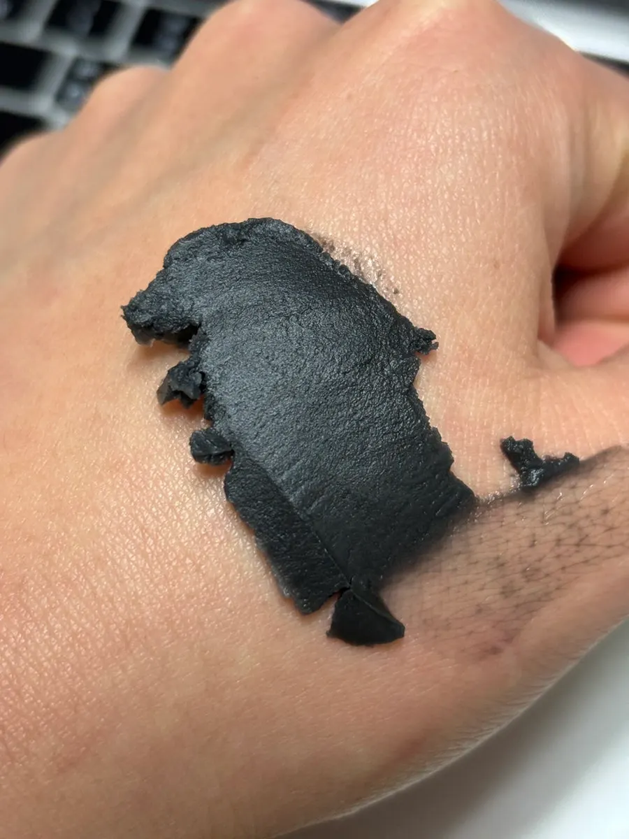 Cleansing balm for travel, tested 6 months: HEEDA Charcoal Balm