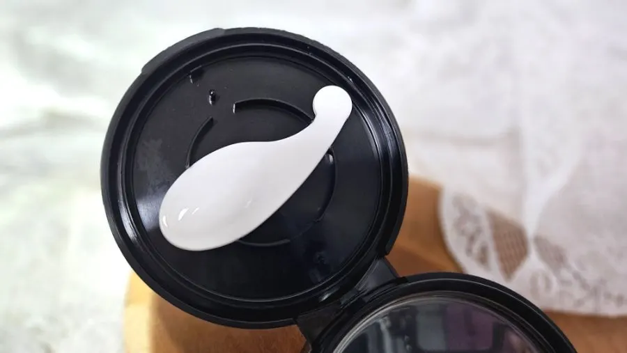 Cleansing balm for dehydrated oily skin: HEEDA Jirisan Charcoal