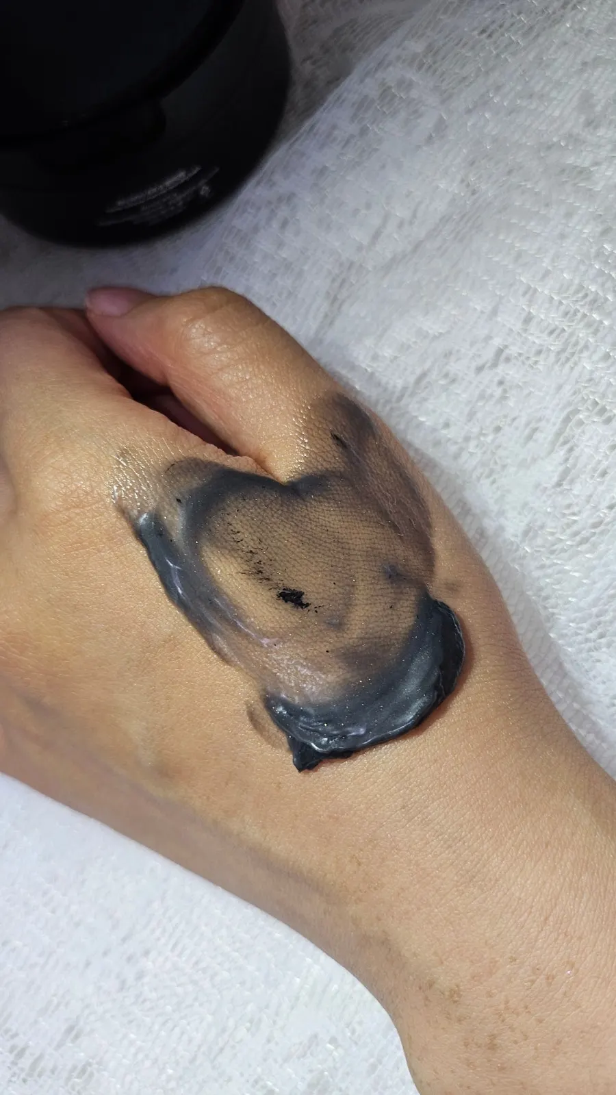 Cleansing balm for dehydrated oily skin: HEEDA Jirisan Charcoal