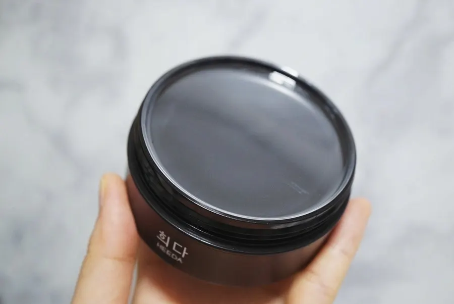 Cleansing balm for dehydrated oily skin: HEEDA Jirisan Moist Charcoal
