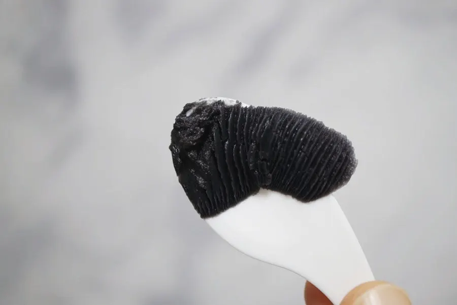 Cleansing balm for dehydrated oily skin: HEEDA Jirisan Moist Charcoal