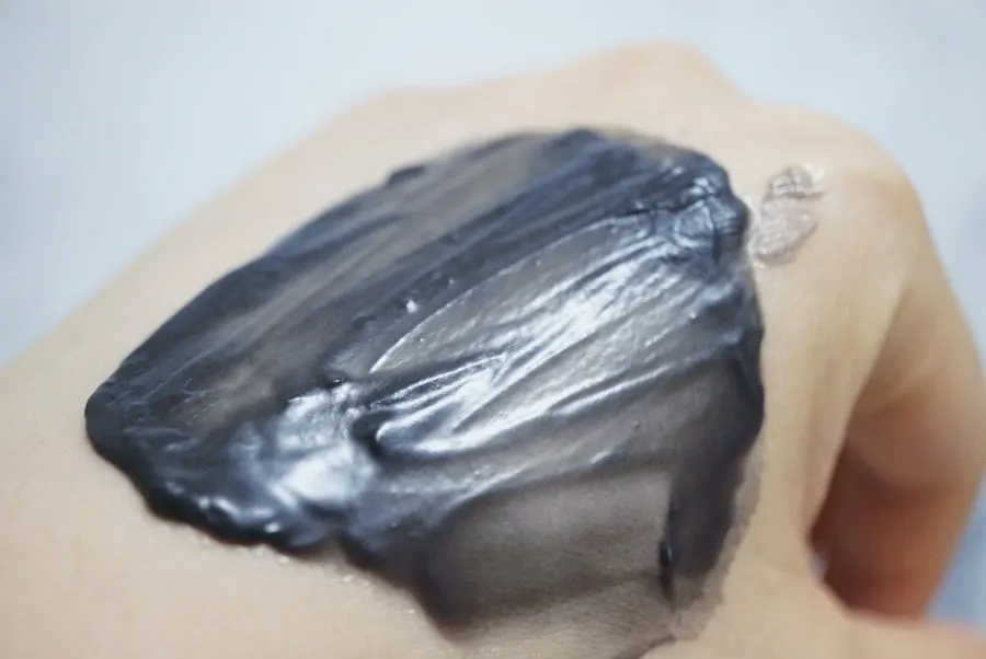 Cleansing balm for dehydrated oily skin: HEEDA Jirisan Moist Charcoal